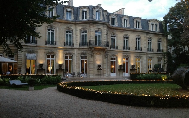 Apicius 20 Rue D'artois 75008 Paris France Restaurant Apicius | Urbanologie